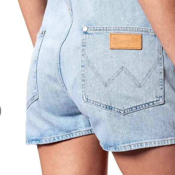 NWT Wrangler Bib Shorts Overalls XS Blue Jean W29QFH17J Tubble Blue Casual - Picture 2 of 15
